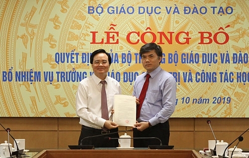 bo giao duc dao tao bo thong tin truyen thong co nhan su moi