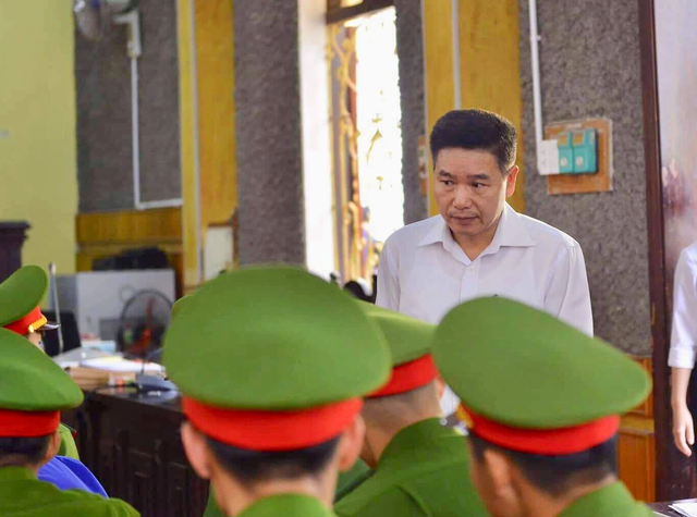 Cựu Phó Giám đốc Sở GD&ĐT Sơn La: Bị cáo bị ép ghi lời khai cuu pho giam doc so gddt son la bi cao bi ep ghi loi khai