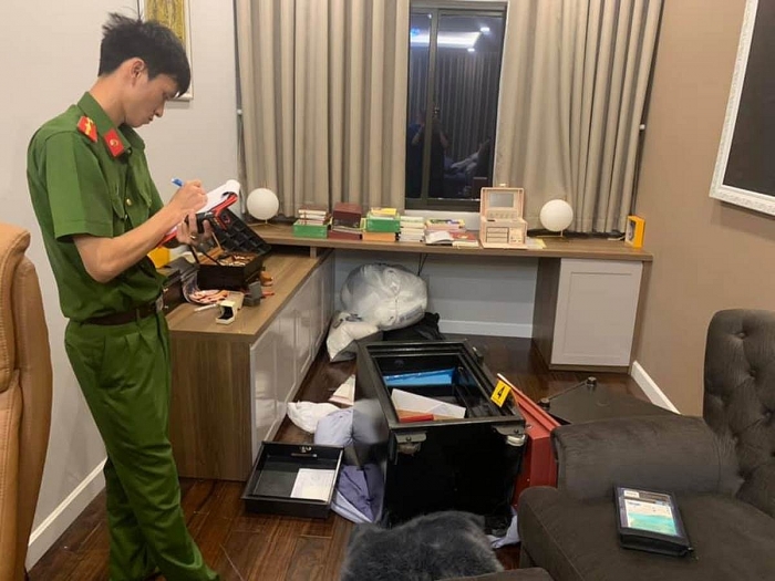 Băng trộm đột nhập biệt thự của Nhật Kim Anh từng ăn trộm tại nhà Đông Nhi bang trom dot nhap biet thu cua nhat kim anh tung an trom tai nha dong nhi