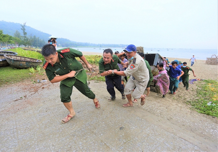 Siêu bão Goni sắp vào Biển Đông, yêu cầu các tỉnh miền Trung chủ động ứng phó Siêu bão Goni sắp vào Biển Đông, yêu cầu các tỉnh miền Trung chủ động ứng phó