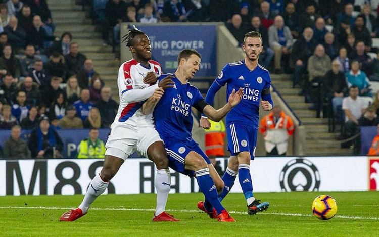 Leicester (xanh) thi đấu không tốt thời gian gần đây Leicester (xanh) thi đấu không tốt thời gian gần đây
