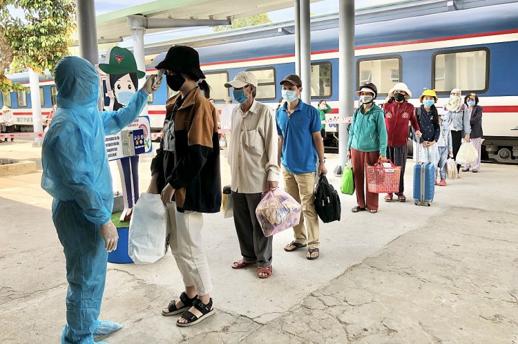 Bộ Y tế hướng dẫn xét nghiệm, cách ly người về từ TP.HCM (Ảnh minh họa) Bộ Y tế hướng dẫn xét nghiệm, cách ly người về từ TP.HCM (Ảnh minh họa)