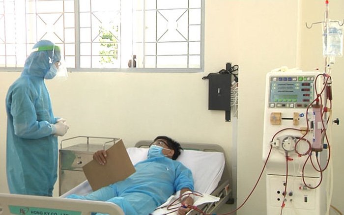 Giảm gánh nặng chi phí y tế cho người bệnh mãn tính trong điều kiện phòng, chống COVID-19 Giảm gánh nặng chi phí y tế cho người bệnh mãn tính trong điều kiện phòng, chống COVID-19