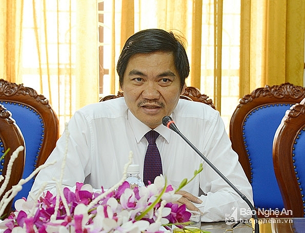 chan dung 2 tan pho chu tich ubnd tinh nghe an bui dinh long va hoang nghia hieu