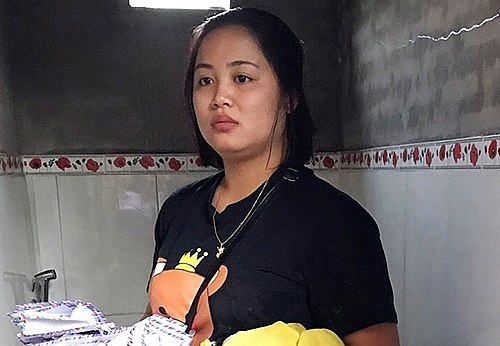 Khởi tố cô gái trộm hơn 36 triệu đồng trong 108 phong bì viếng đám ma khoi to co gai trom hon 36 trieu dong trong 108 phong bi vieng dam ma