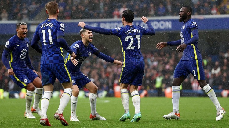 Chelsea (xanh) đang có phong độ rất tốt