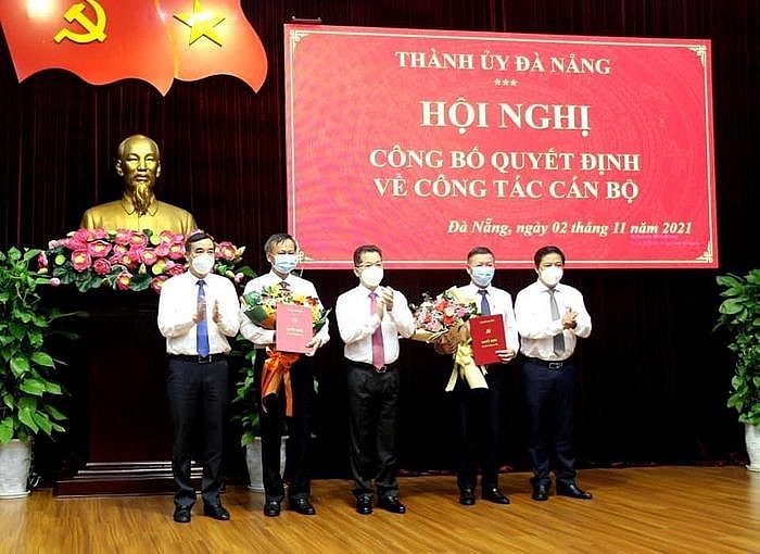 Lãnh đạo Thành ủy, UBND TP. Đà Nẵng chúc mừng các cán bộ Lãnh đạo Thành ủy, UBND TP. Đà Nẵng chúc mừng các cán bộ
