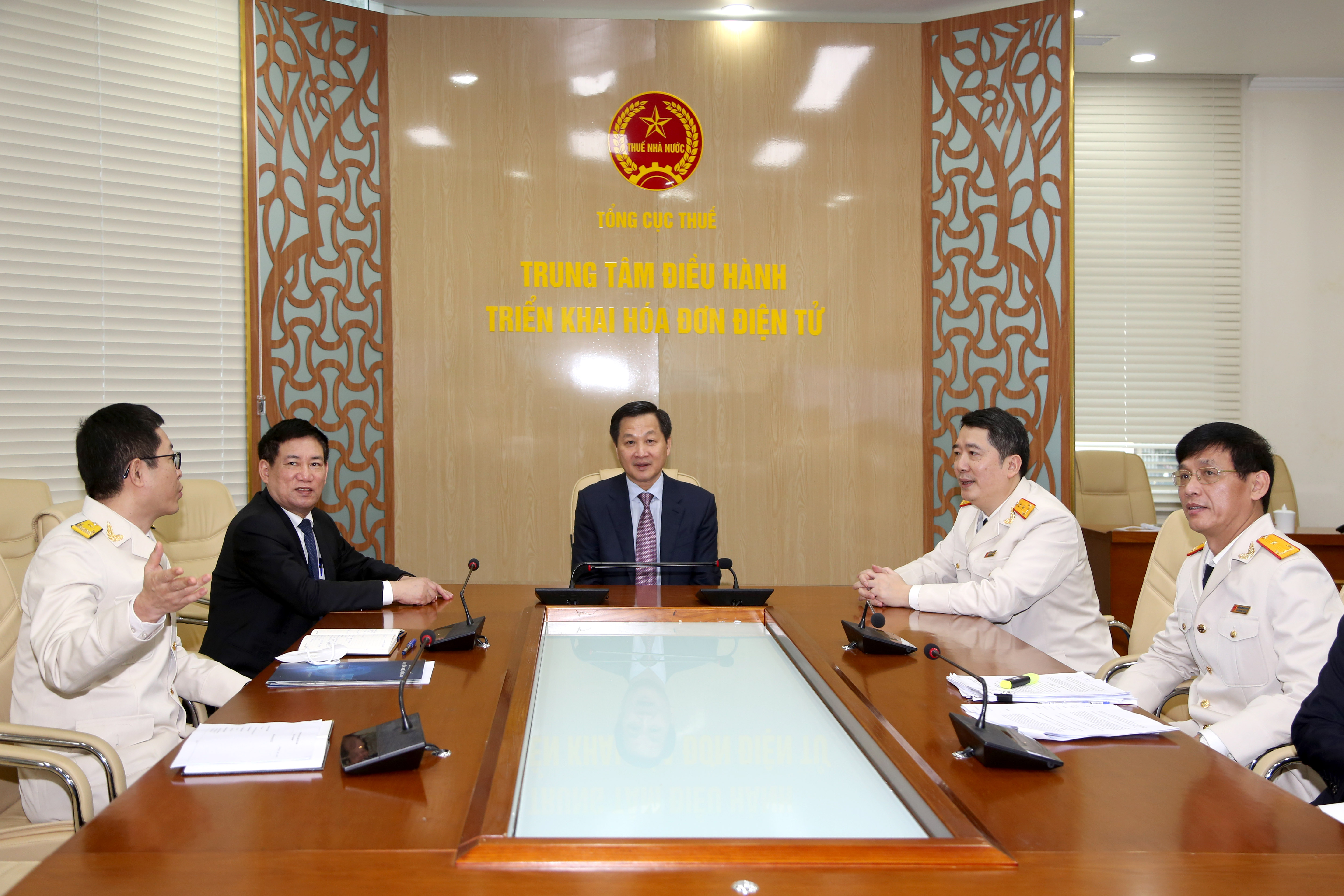 Nỗ lực bắt kịp, tiến cùng, vươn lên trong quản lý thuế so với khu vực và thế giới