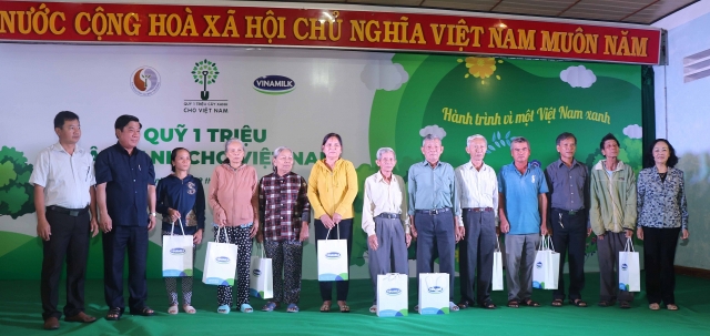 vinamilk trong 110000 cay xanh gop phan phu xanh binh dinh