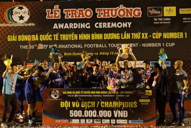 CLB B.Bình Dương vô địch Giải bóng đá Quốc tế Cúp Number 1 clb bbinh duong vo dich giai bong da quoc te cup number 1