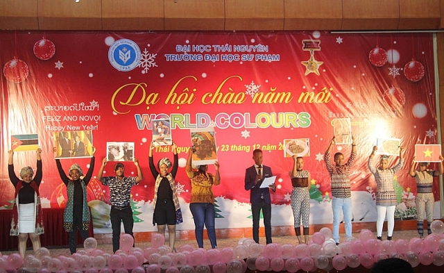 Gần 100 sinh viên quốc tế giao lưu năm mới tại Đại học Thái Nguyên sinh vien quoc te hao hung giao luu van hoa tai dai hoc thai nguyen