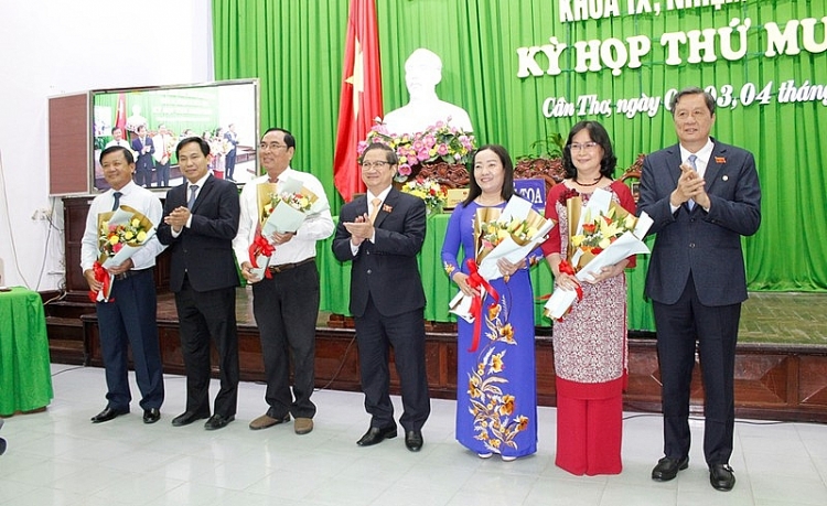 Cần Thơ bầu 3 tân Phó Chủ tịch UBND thành phố Cần Thơ bầu 3 tân Phó Chủ tịch UBND thành phố