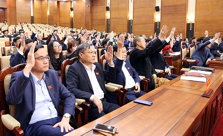 HĐND tỉnh biểu quyết thông qua Nghị quyết xác nhận kết quả bầu bổ sung Ủy viên UBND tỉnh nhiệm kỳ 2016-2021 (Ảnh: Báo Phú Thọ) HĐND tỉnh biểu quyết thông qua Nghị quyết xác nhận kết quả bầu bổ sung Ủy viên UBND tỉnh nhiệm kỳ 2016-2021 (Ảnh: Báo Phú Thọ)