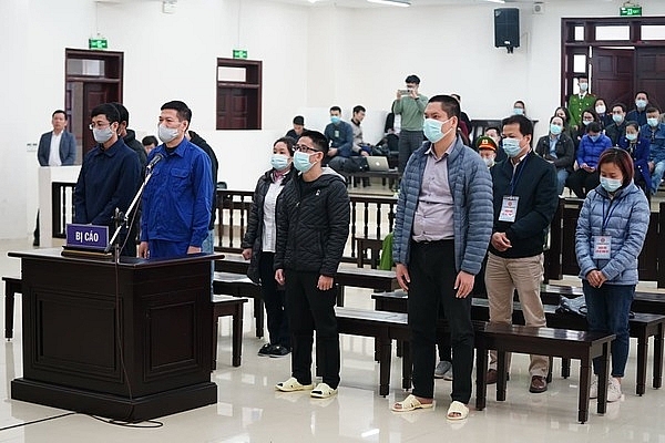 Các bị cáo tại tòa sáng nay (Ảnh: Vietnamnet) Các bị cáo tại tòa sáng nay (Ảnh: Vietnamnet)