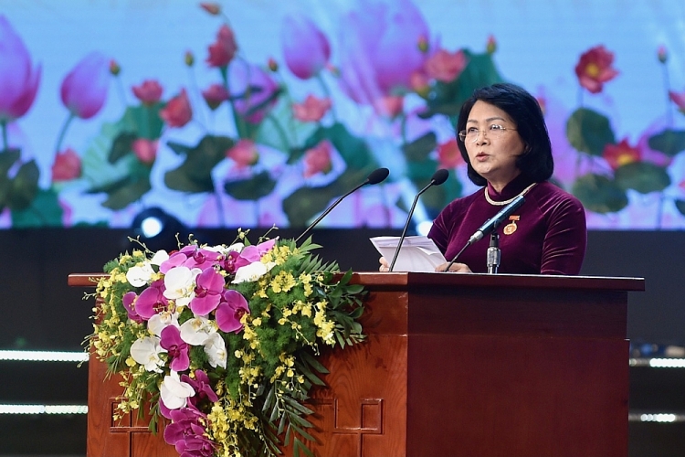 Công tác thi đua khen thưởng góp phần tạo động lực trong phát triển KTXH Công tác thi đua khen thưởng góp phần tạo động lực trong phát triển KTXH
