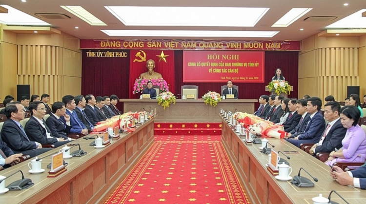 Bí thư Tỉnh ủy Hoàng Thúy Loan phát biểu tại hội nghị (Ảnh: Báo Vĩnh Phúc) Bí thư Tỉnh ủy Hoàng Thúy Loan phát biểu tại hội nghị (Ảnh: Báo Vĩnh Phúc)