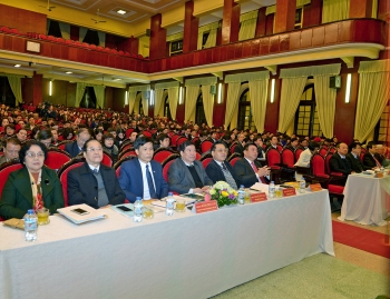 继续巩固和提高胡志明国家政治学院的地位