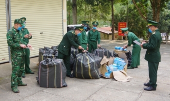 发现非法运往中国的35,000个医用口罩