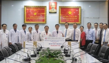 中国驻胡志明市总领事探访大水镬医院
