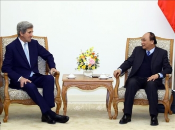 阮春福总理会见美国前国务卿克里