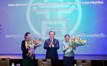 加强越老地方政府运作经验互换