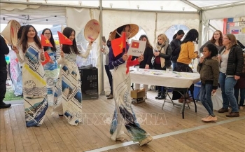越南参加在法国塞纳-马恩省叶布勒斯市举行的法语节