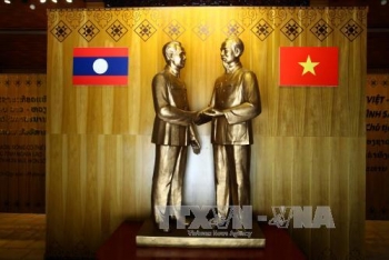 越老建交55周年：加强两国在各个层面的合作
