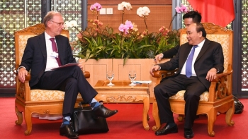 越南政府总理阮春福会见嘉士伯集团首席执行官郝瀚思