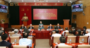 越共中央民运部部长张氏梅会见越南天主教团结委员会代表团