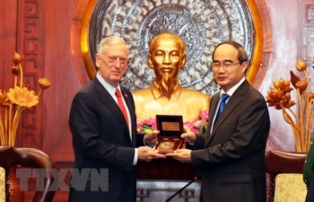 胡志明市领导会见美国国防部部长