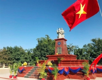 越柬友谊纪念碑在柬埔寨拉塔纳基里省正式落成