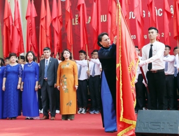越南国会主席阮氏金银出席朱文安学校110周年校庆庆典