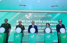 越南人民军建军75周年：阮春福总理走访175号军医院