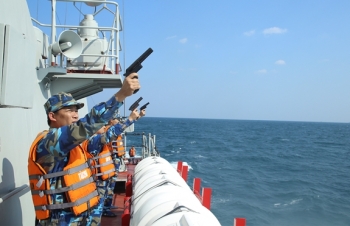 越中海军在北部湾海域举行第27次联合巡逻