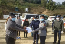 佤邦向缅甸警方移交被拐卖并被迫从事色情行业的越南女子