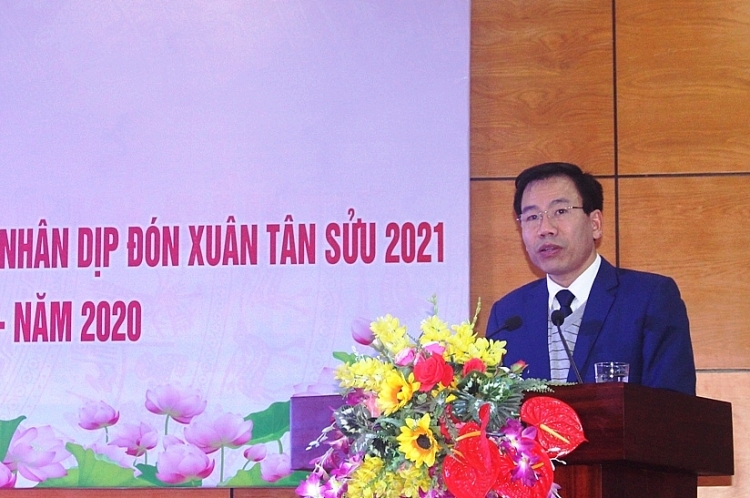 Báo chí và văn học nghệ thuật góp phần thực hiện thắng lợi các nhiệm vụ chính trị của tỉnh Lào Cai Báo chí và văn học nghệ thuật góp phần thực hiện thắng lợi các nhiệm vụ chính trị của tỉnh Lào Cai