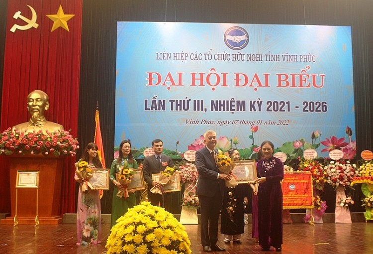 Liên hiệp Hữu nghị tỉnh Vĩnh Phúc đưa ra nhiều giải pháp để hoàn thành mục tiêu nhiệm kỳ 2021 - 2026 Liên hiệp Hữu nghị tỉnh Vĩnh Phúc đưa ra nhiều giải pháp để hoàn thành mục tiêu nhiệm kỳ 2021 - 2026