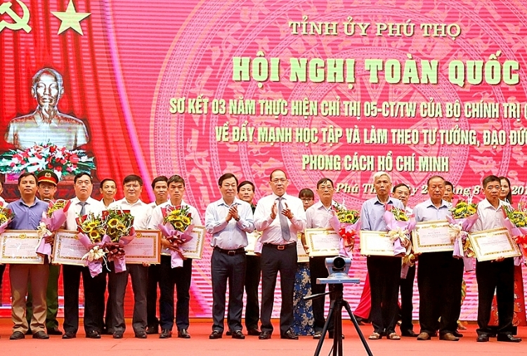 Bệnh viện Tâm thần Phú Thọ: Nâng cao chất lượng chăm sóc sức khỏe điều trị cho người bệnh Bệnh viện Tâm thần Phú Thọ: Nâng cao chất lượng chăm sóc sức khỏe điều trị cho người bệnh