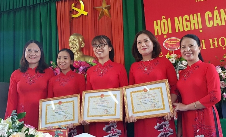 Vĩnh Phúc: Trường Tiểu học và THCS Quất Lưu thực hiện tốt việc “Dạy chữ đi đôi với dạy người” Vĩnh Phúc: Trường Tiểu học và THCS Quất Lưu thực hiện tốt việc “Dạy chữ đi đôi với dạy người”