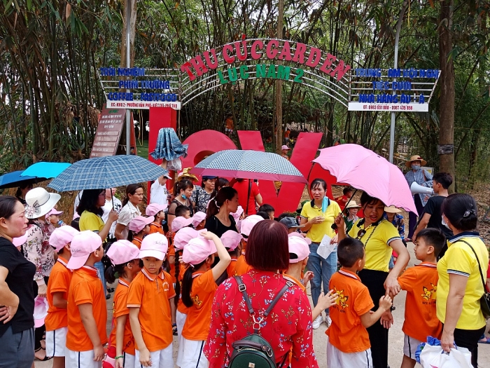 Khu vui chơi xâm phạm Đền Hùng vẫn ngang nhiên tồn tại phu tho i ach thao do cac cong trinh xay dung trai phep tai den hung