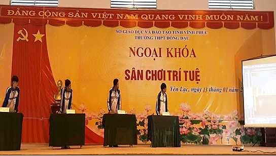 Thầy và trò trường THPT Đồng Đậu tích cực thi đua “Dạy tốt – Học tốt” Thầy và trò trường THPT Đồng Đậu tích cực thi đua “Dạy tốt – Học tốt”