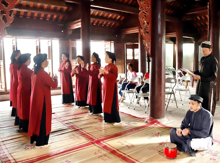 Bắn pháo hoa nổ tầm cao nhân dịp Giỗ Tổ Hùng Vương năm 2021