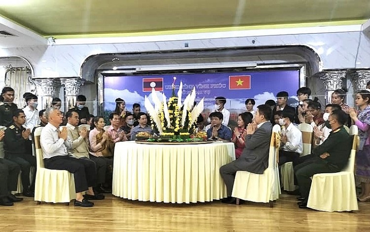 Lưu học sinh Lào tại Vĩnh Phúc vui đón Tết cổ truyền Bunpimay năm 2022 Lưu học sinh Lào tại Vĩnh Phúc vui đón Tết cổ truyền Bunpimay năm 2022