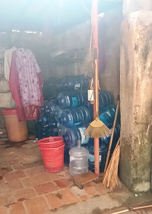 Vĩnh Phúc: Nước AQUALAVIE bán cho trường tiểu học có đảm bảo an toàn? vinh phuc co so san xuat nuoc dong binh aqualavie co dam bao an toan thuc pham