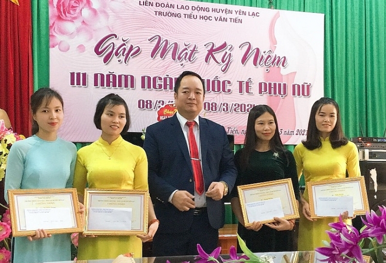 Trường Tiểu học Văn Tiến có nhiều học sinh năng khiếu đạt giải tại sân chơi trí tuệ các cấp Trường Tiểu học Văn Tiến có nhiều học sinh năng khiếu đạt giải tại sân chơi trí tuệ các cấp