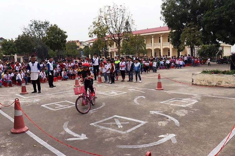 Trường Tiểu học Văn Tiến có nhiều học sinh năng khiếu đạt giải tại sân chơi trí tuệ các cấp Trường Tiểu học Văn Tiến có nhiều học sinh năng khiếu đạt giải tại sân chơi trí tuệ các cấp