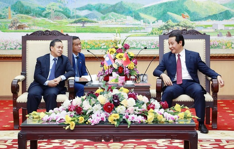 Củng cố vững chắc quan hệ gắn kết giữa tỉnh Vĩnh Phúc với Thủ đô Viêng Chăn và 9 tỉnh Bắc Lào Củng cố vững chắc quan hệ gắn kết giữa tỉnh Vĩnh Phúc với Thủ đô Viêng Chăn và 9 tỉnh Bắc Lào