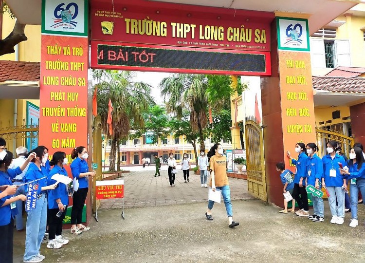 Hơn 15.000 học sinh tỉnh Phú Thọ thi tuyển sinh vào lớp 10 THPT năm học 2022 - 2023 Hơn 15.000 học sinh tỉnh Phú Thọ thi tuyển sinh vào lớp 10 THPT năm học 2022 - 2023