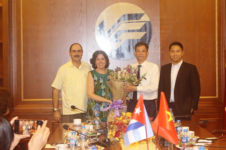 undefined 3046 img 6592
