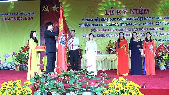 Trường TH Gia Cẩm xuất sắc dẫn đầu phong trào thi đua cấp Tiểu học tỉnh Phú Thọ truong th gia cam xuat sac dan dau phong trao thi dua cap tieu hoc tinh phu tho